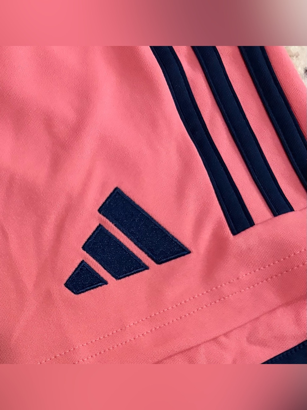 Adidas Authentic Leeds United 2023/2024 Pink Soccer HY3379 Shorts Men’s Sz: S - Picture 4 of 6